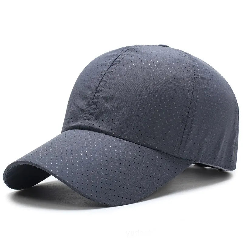 Breathable baseball cap with sun protection