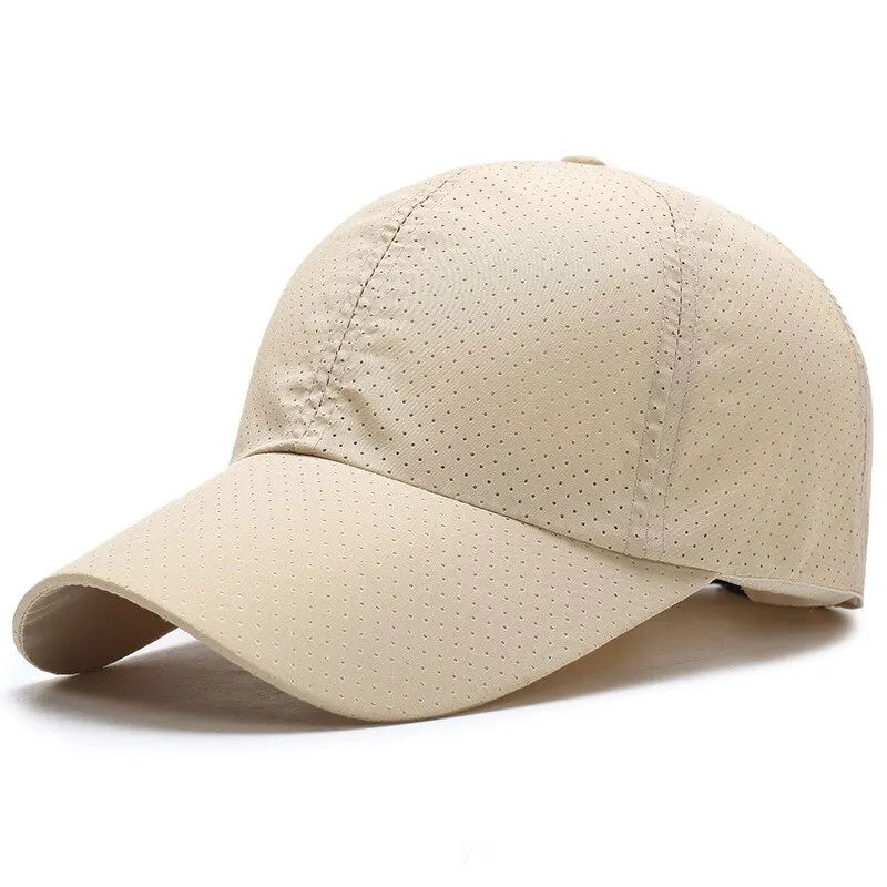 Breathable baseball cap with sun protection
